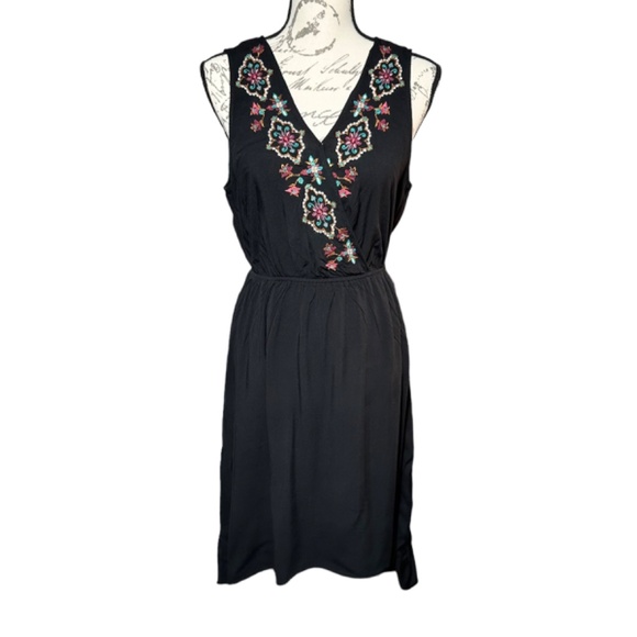 Eyeshadow Dresses & Skirts - Women's | Eyeshadow | Black Embroidered Sleeveless Midi Wrap Style Dress - M